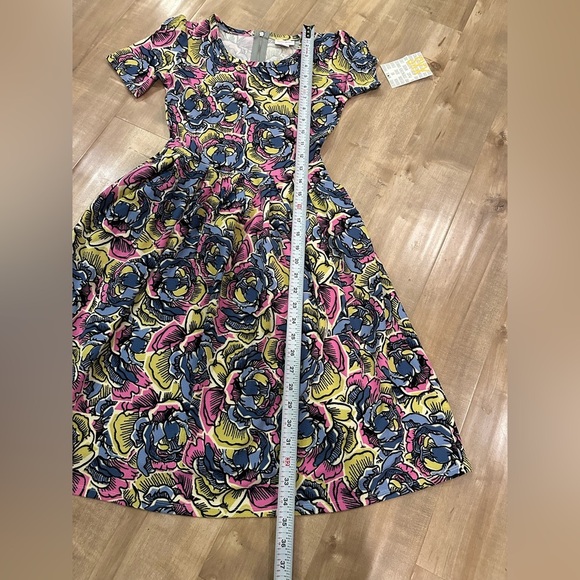 LuLaRoe Dress with Pockets - Picture 2 of 7